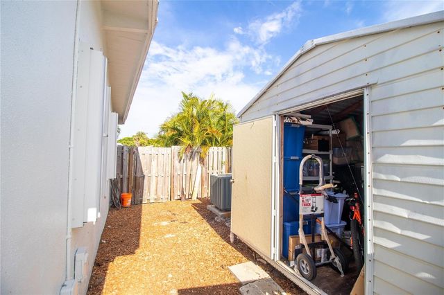 925 SE 14th Avenue, Deerfield Beach, FL 33441