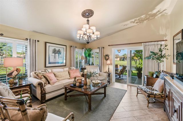 800 VINEYARD WAY, Poinciana, FL 34759