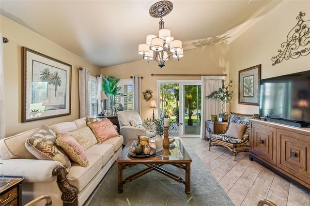 800 VINEYARD WAY, Poinciana, FL 34759