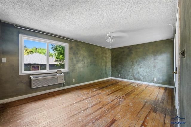 1529 JUNCTION AVE, Sturgis, SD 57785