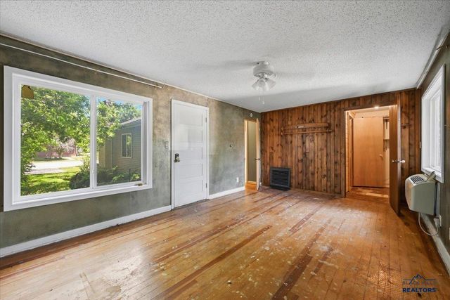 1529 JUNCTION AVE, Sturgis, SD 57785