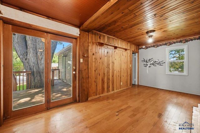 1529 JUNCTION AVE, Sturgis, SD 57785