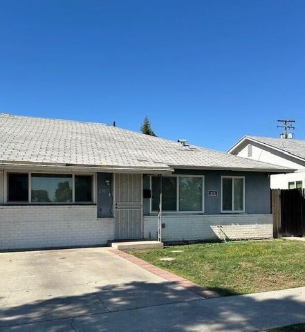 2305 E Shields Avenue, Fresno, CA 93726