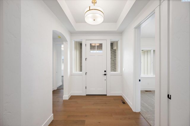 2356 Upriver, Richland, WA 99352