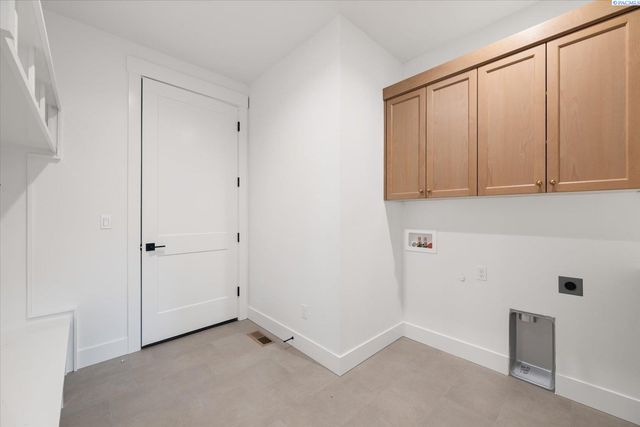 2356 Upriver, Richland, WA 99352