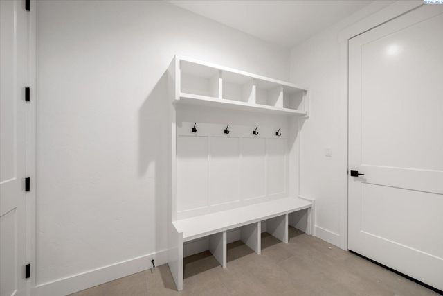 2356 Upriver, Richland, WA 99352