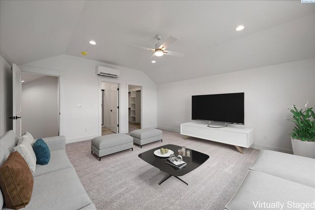 2356 Upriver, Richland, WA 99352