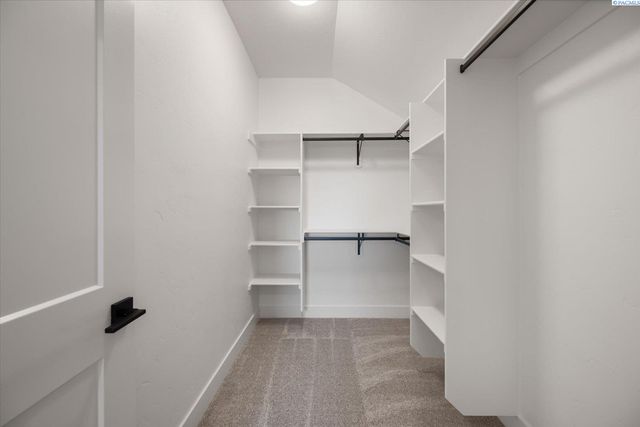 2356 Upriver, Richland, WA 99352