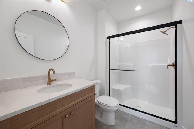 2356 Upriver, Richland, WA 99352