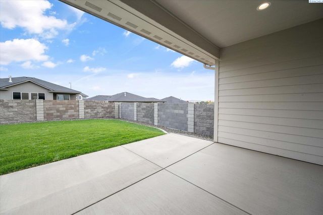 2356 Upriver, Richland, WA 99352