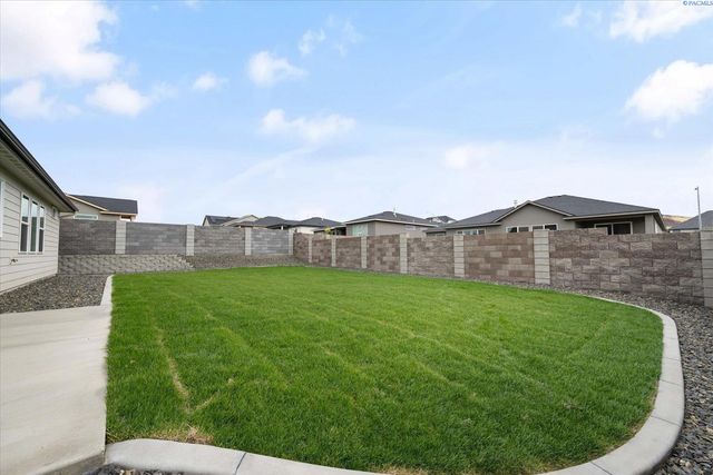 2356 Upriver, Richland, WA 99352