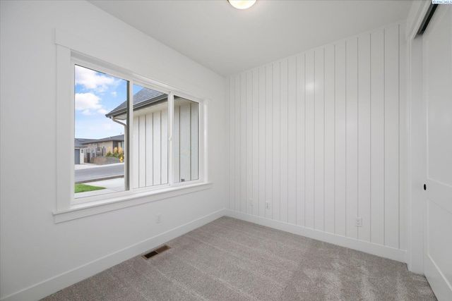 2356 Upriver, Richland, WA 99352