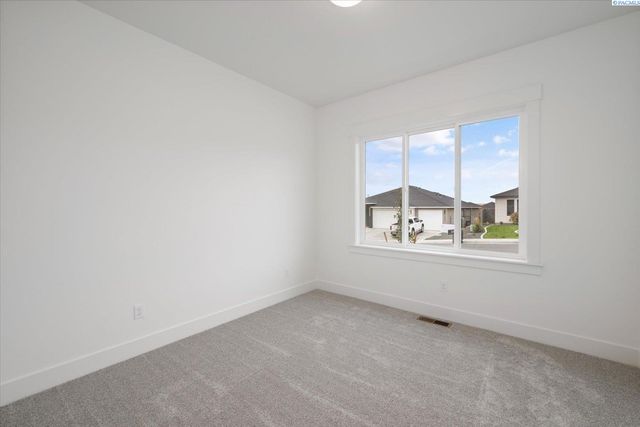 2356 Upriver, Richland, WA 99352