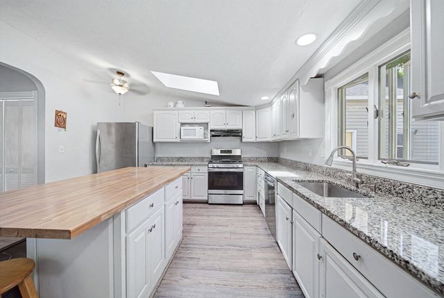 3 Smith Ave, Methuen, MA 01844