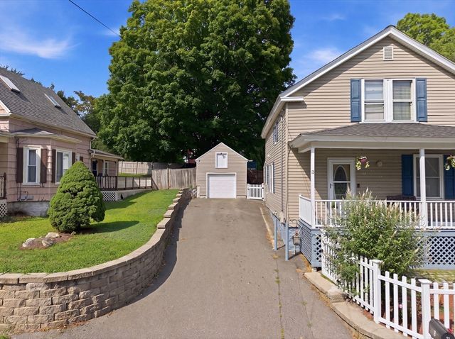 3 Smith Ave, Methuen, MA 01844