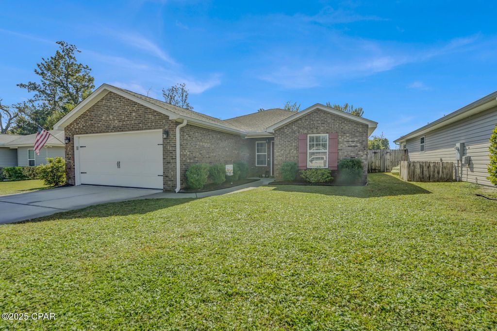 1742 E 4th, Southport, FL 32409