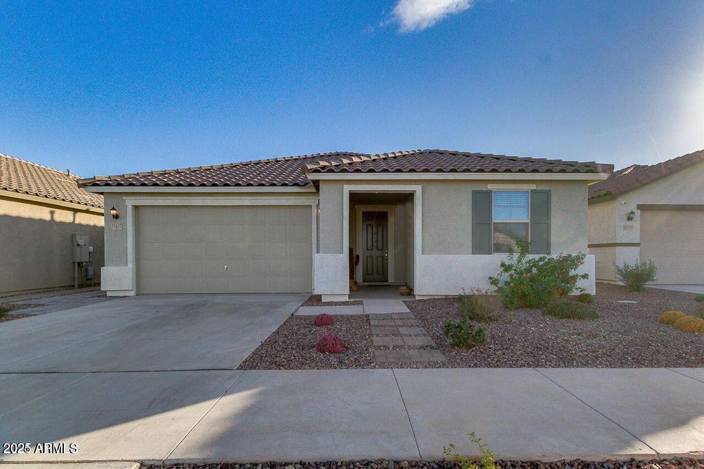 17437 W MOLLY Lane, Surprise, AZ 85387