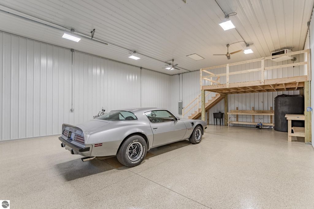 Image 6 of property listing at 3055 Man Cave Lane # 27, Traverse City, MI 49685