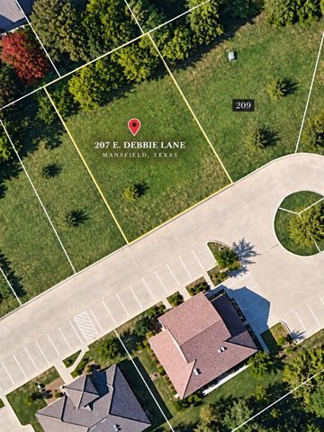 207 E Debbie Lane, Mansfield, TX 76063