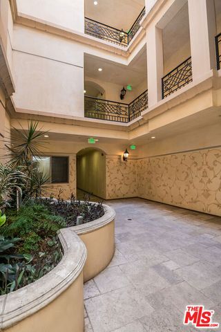 135 S Swall Drive 204, Los Angeles, CA 90048