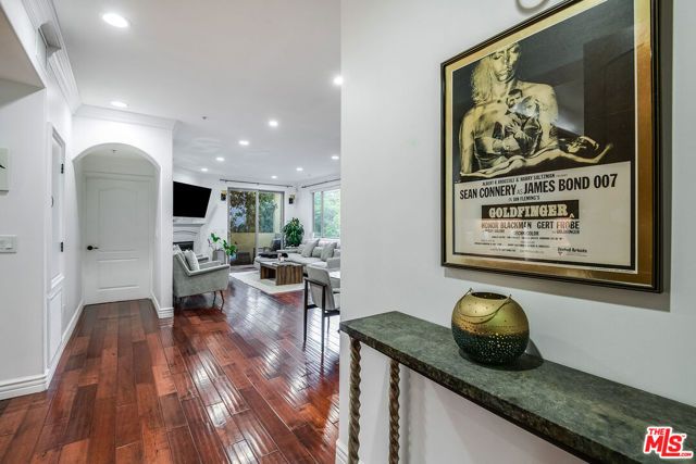 135 S Swall Drive 204, Los Angeles, CA 90048