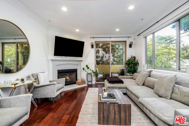 135 S Swall Drive 204, Los Angeles, CA 90048