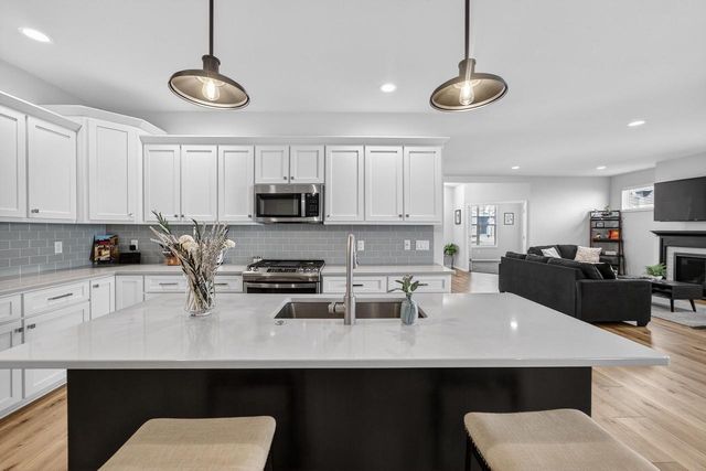 651 Old Timber Pass, Verona, WI 53593