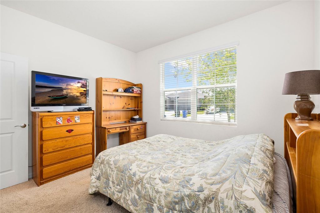 Image 23 of property listing at 13204 WATERLEAF GARDEN CIRCLE, Riverview, FL 33579