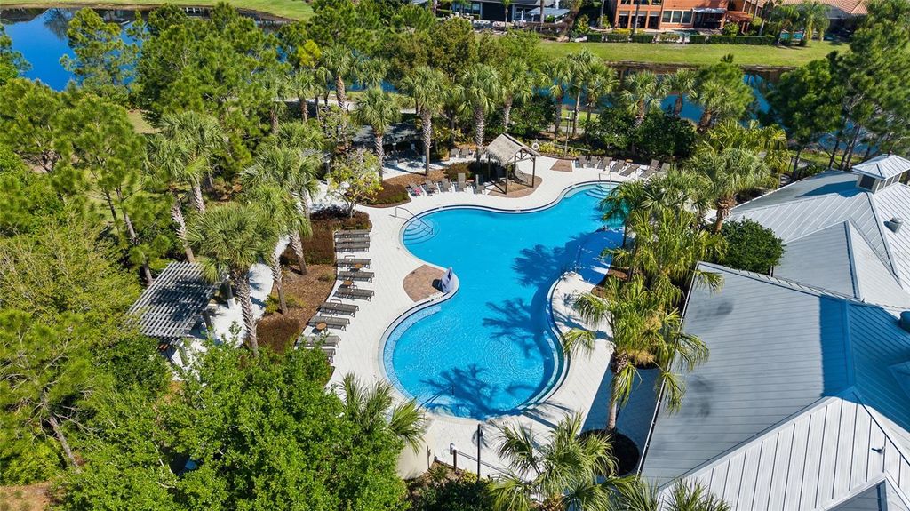 Image 38 of property listing at 13204 WATERLEAF GARDEN CIRCLE, Riverview, FL 33579