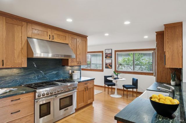 24 Maywood Way, San Rafael, CA 94901