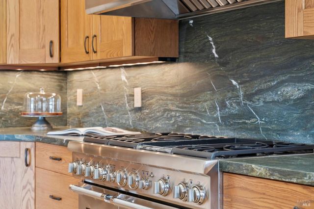 24 Maywood Way, San Rafael, CA 94901