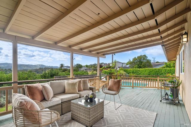 24 Maywood Way, San Rafael, CA 94901