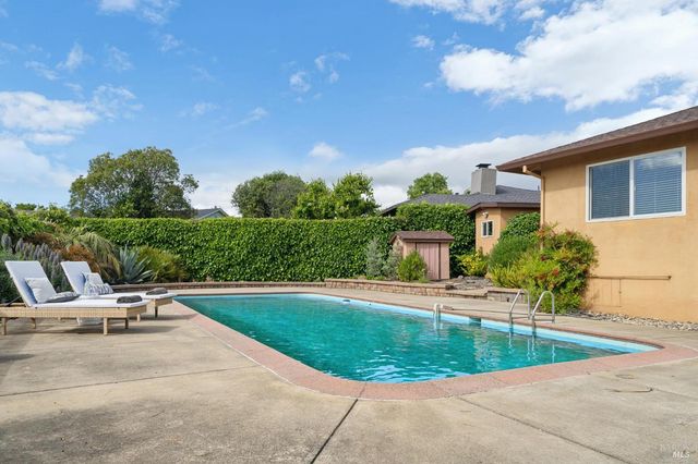 24 Maywood Way, San Rafael, CA 94901