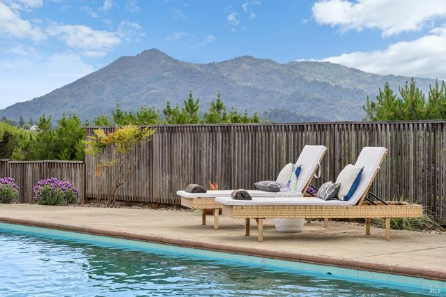 24 Maywood Way, San Rafael, CA 94901