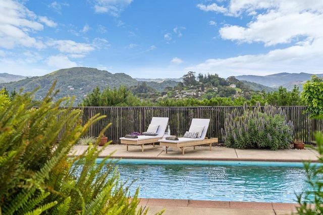 24 Maywood Way, San Rafael, CA 94901