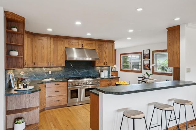 24 Maywood Way, San Rafael, CA 94901