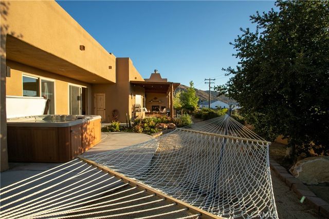 7559 Rockaway Avenue, Yucca Valley, CA 92284
