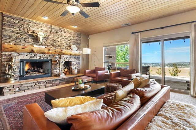 7559 Rockaway Avenue, Yucca Valley, CA 92284