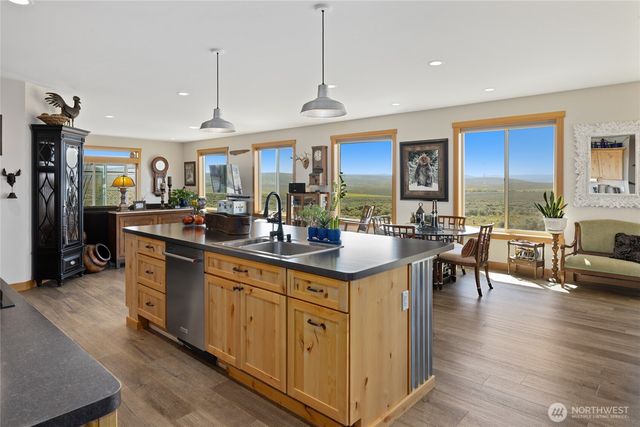 1560 Sage Hills Drive, Ellensburg, WA 98926