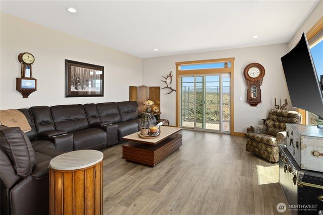 1560 Sage Hills Drive, Ellensburg, WA 98926