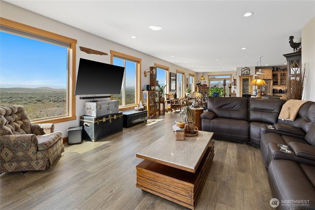 1560 Sage Hills Drive, Ellensburg, WA 98926