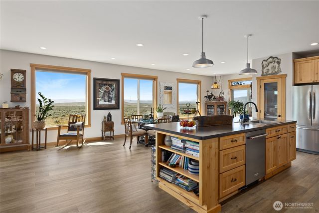 1560 Sage Hills Drive, Ellensburg, WA 98926