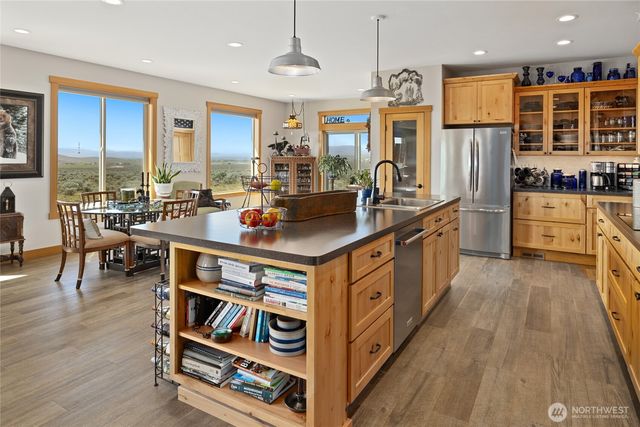 1560 Sage Hills Drive, Ellensburg, WA 98926