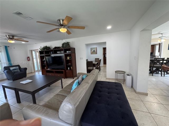 1660 NE 25th Avenue, Pompano Beach, FL 33062