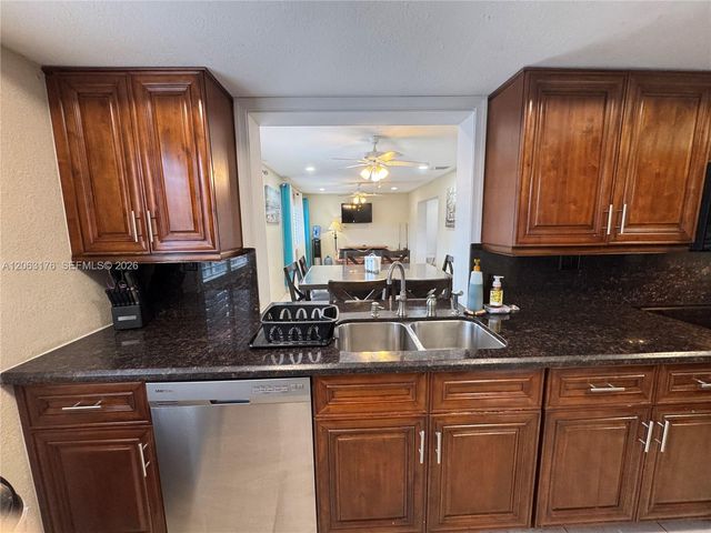1660 NE 25th Avenue, Pompano Beach, FL 33062
