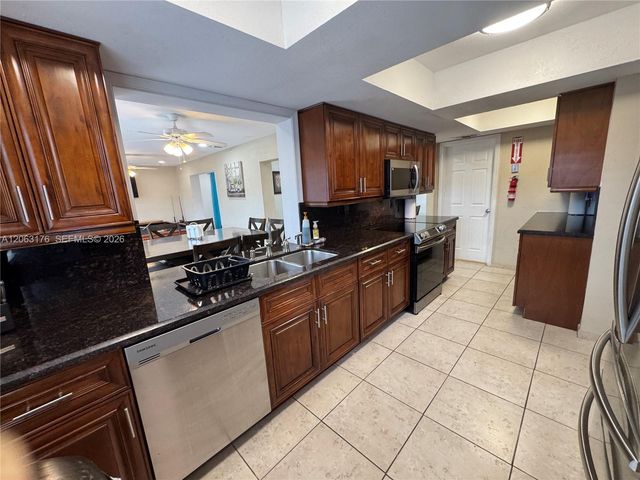 1660 NE 25th Avenue, Pompano Beach, FL 33062