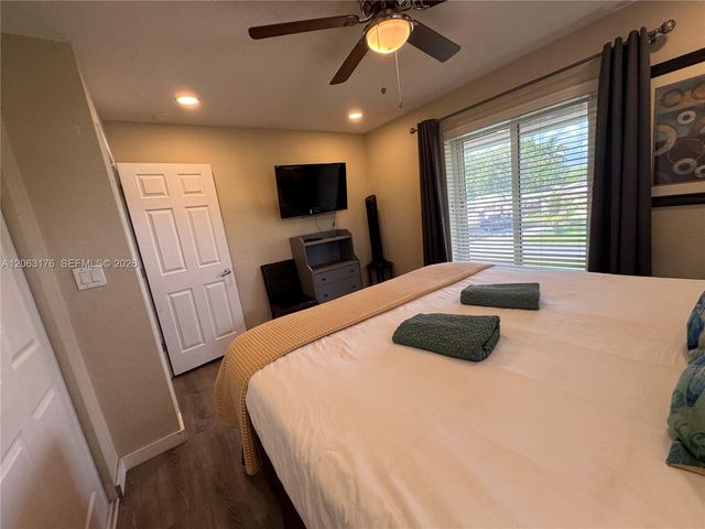 1660 NE 25th Avenue, Pompano Beach, FL 33062