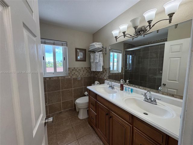 1660 NE 25th Avenue, Pompano Beach, FL 33062