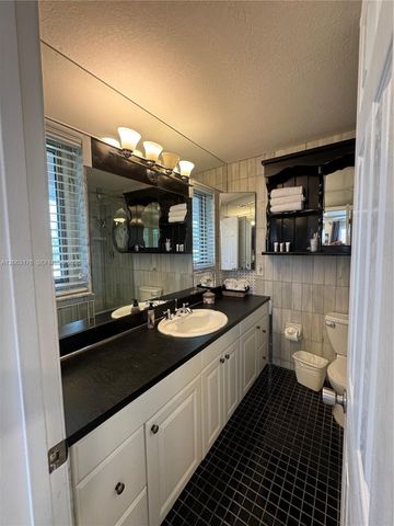 1660 NE 25th Avenue, Pompano Beach, FL 33062