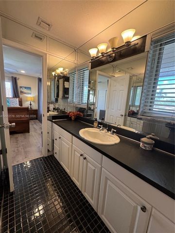 1660 NE 25th Avenue, Pompano Beach, FL 33062